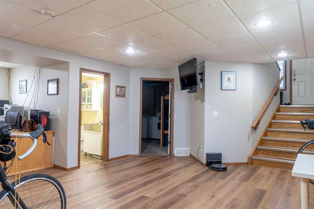 MLS® A2250592 - 6304 59 Street  in Lucas Heights Ponoka, Residential