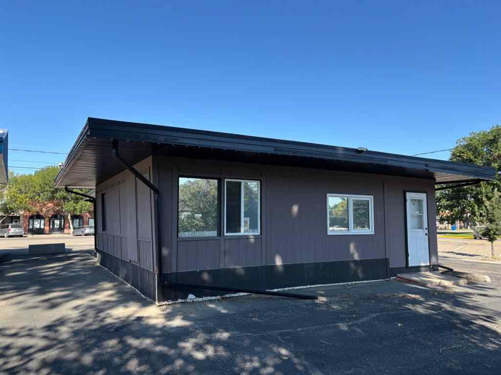 MLS® A2250596 - 5 S 1 ST  W in NONE Magrath, Commercial
