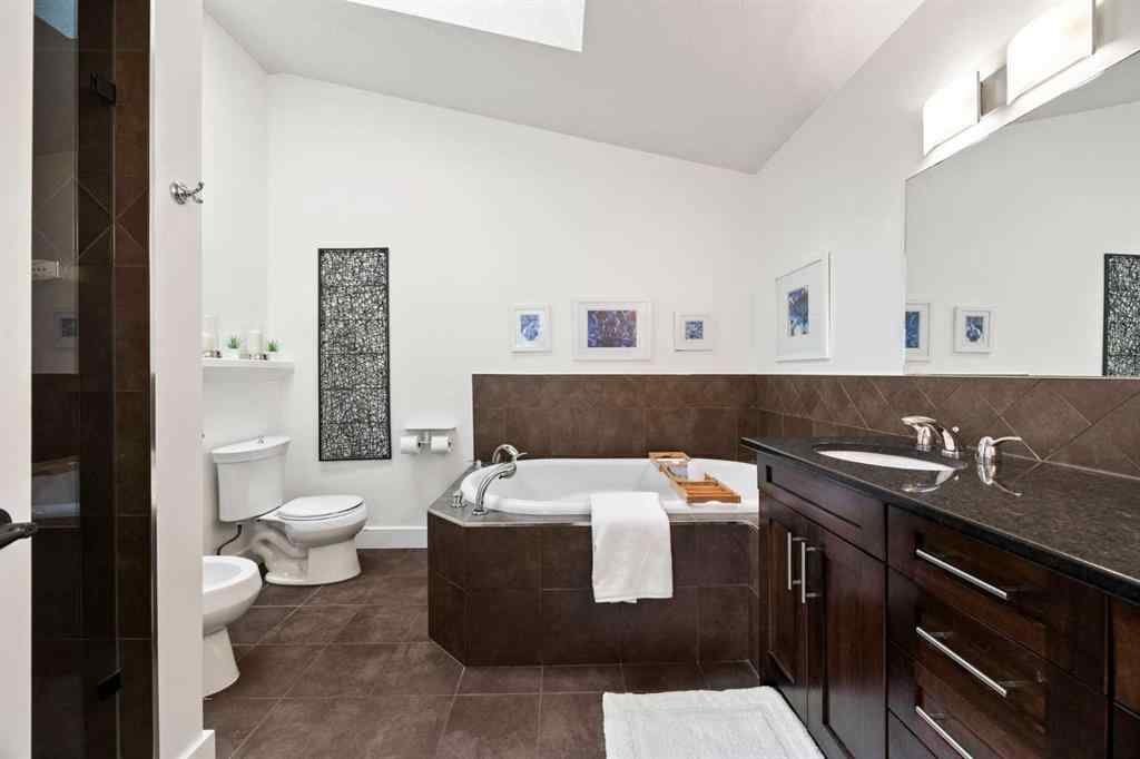 MLS® A2250626 - 1721 32 Avenue SW in South Calgary Calgary, Residential