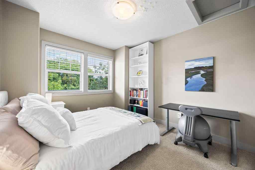 MLS® A2250626 - 1721 32 Avenue SW in South Calgary Calgary, Residential