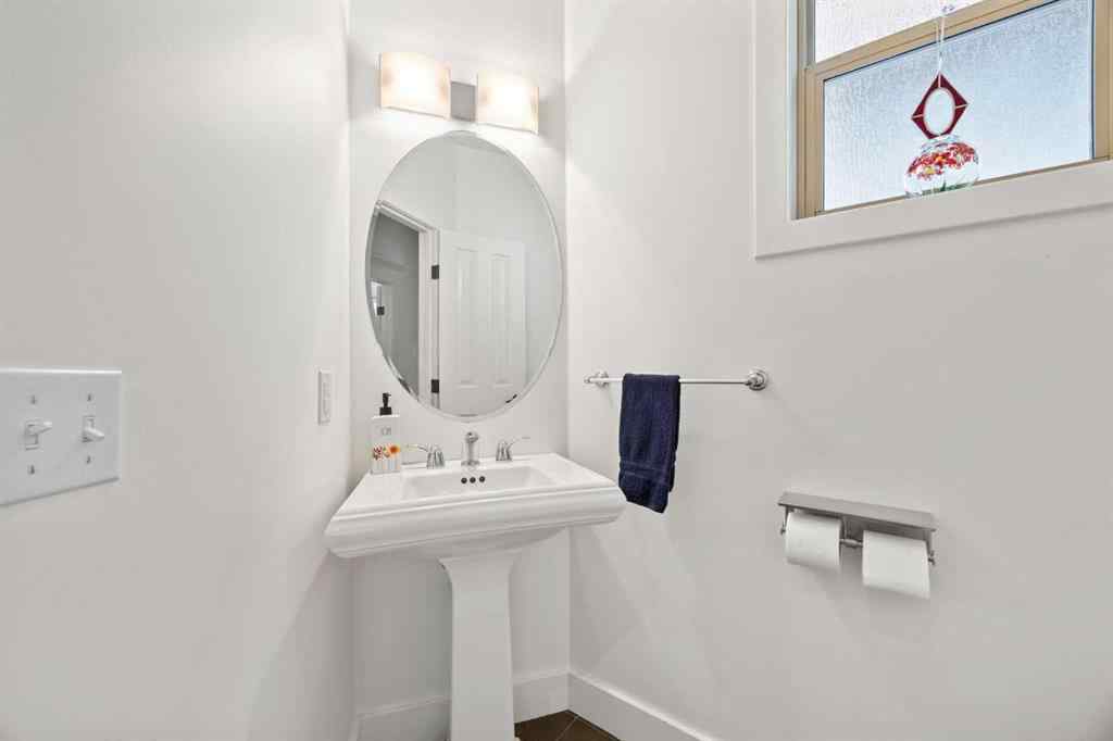 MLS® A2250626 - 1721 32 Avenue SW in South Calgary Calgary, Residential