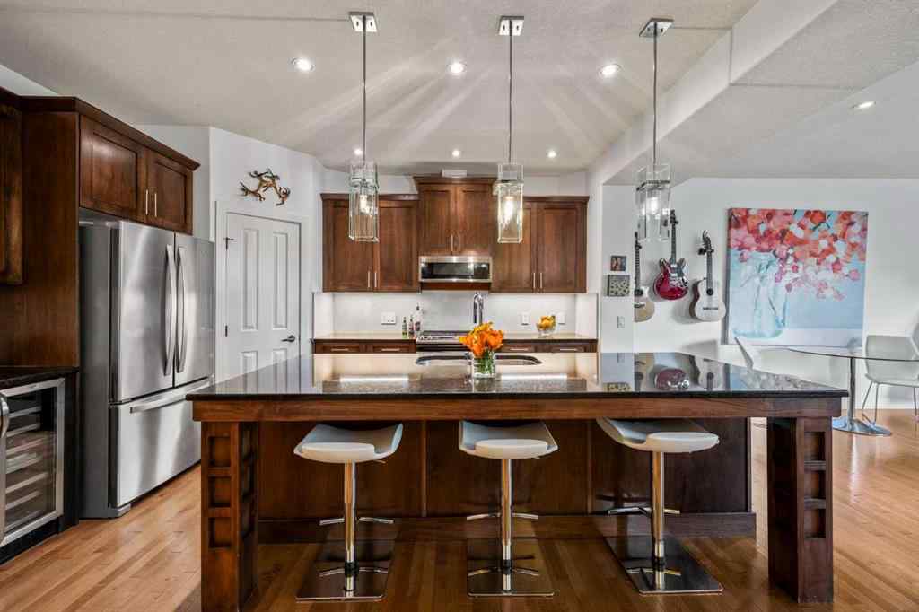 MLS® A2250626 - 1721 32 Avenue SW in South Calgary Calgary, Residential
