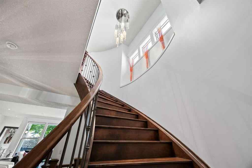 MLS® A2250626 - 1721 32 Avenue SW in South Calgary Calgary, Residential