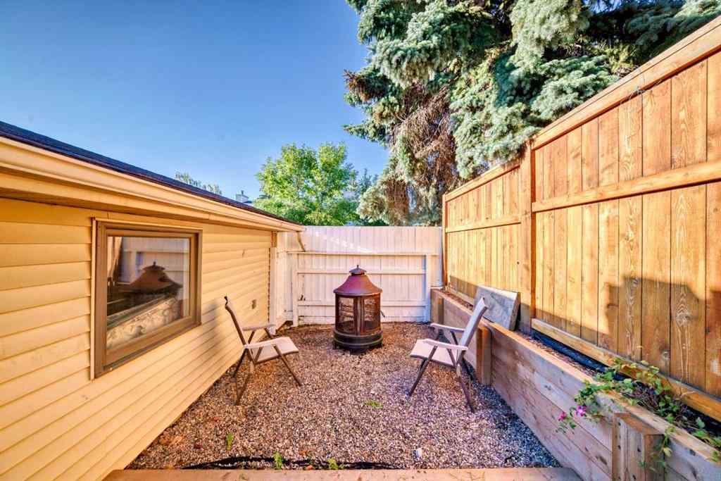 MLS® A2250629 - 51 Strathearn Crescent SW in Strathcona Park Calgary, Residential
