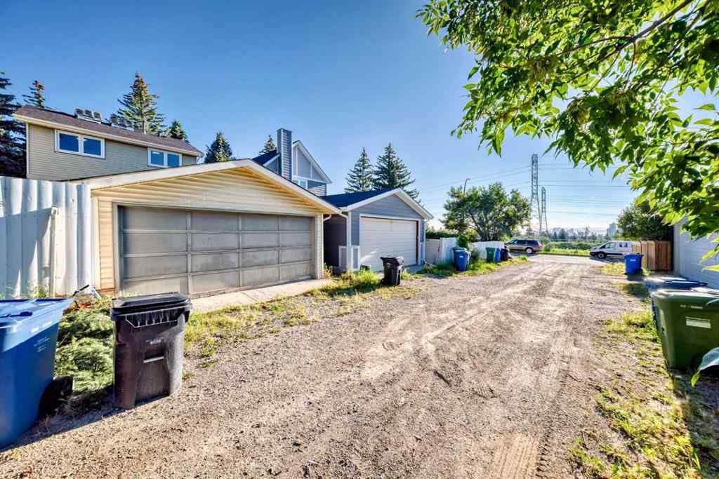 MLS® A2250629 - 51 Strathearn Crescent SW in Strathcona Park Calgary, Residential
