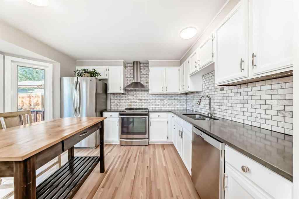 MLS® A2250629 - 51 Strathearn Crescent SW in Strathcona Park Calgary, Residential