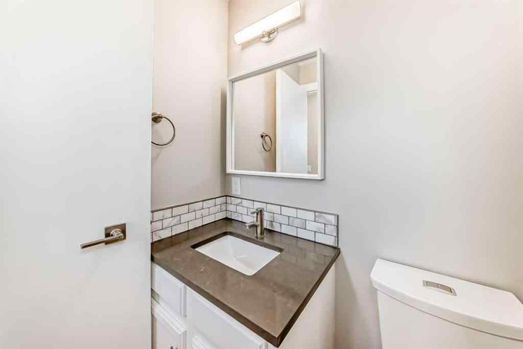 MLS® A2250629 - 51 Strathearn Crescent SW in Strathcona Park Calgary, Residential