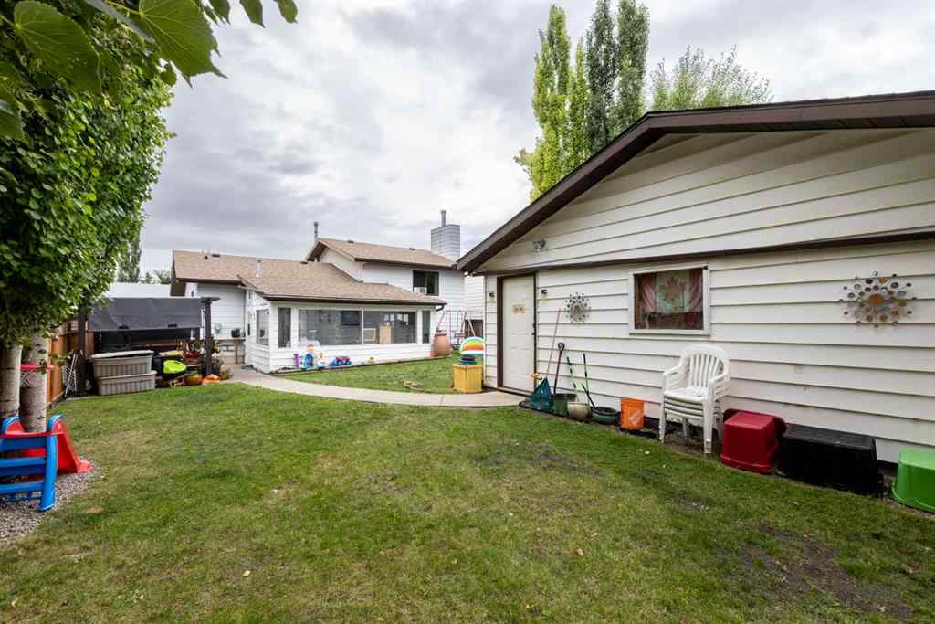 MLS® A2250630 - 62 Rupert Crescent  in Rosedale Estates Red Deer, Residential