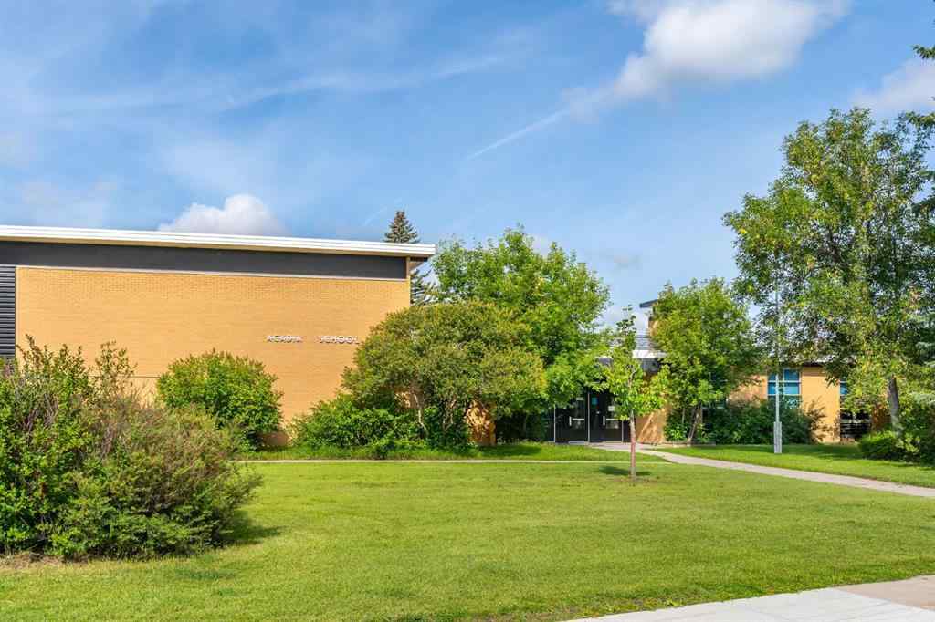 MLS® A2250632 - 9608 5 Street SE in Acadia Calgary, Residential