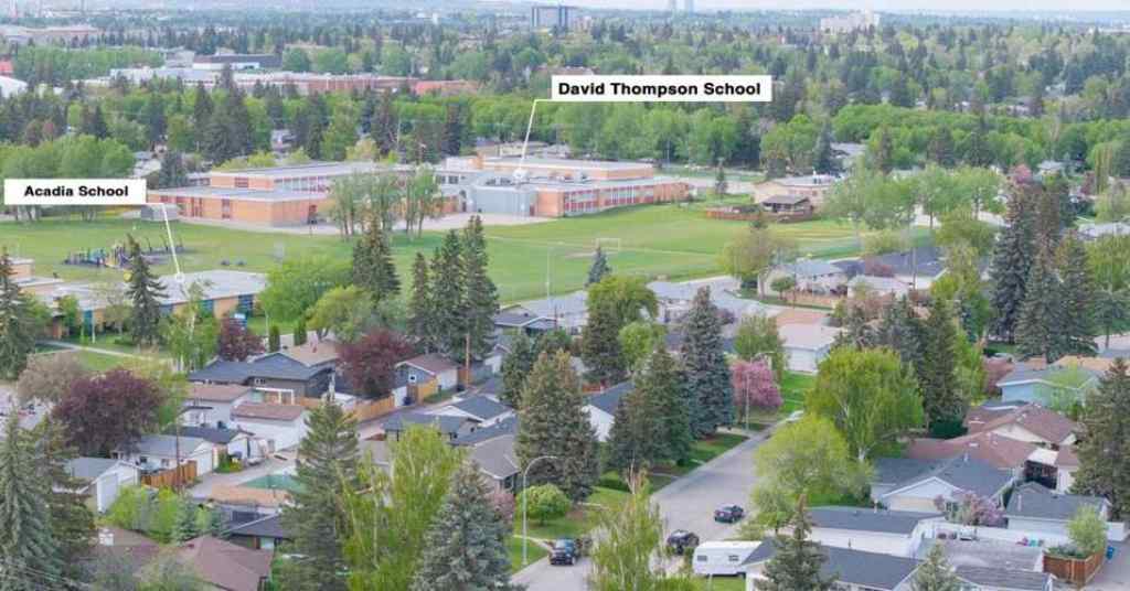 MLS® A2250632 - 9608 5 Street SE in Acadia Calgary, Residential