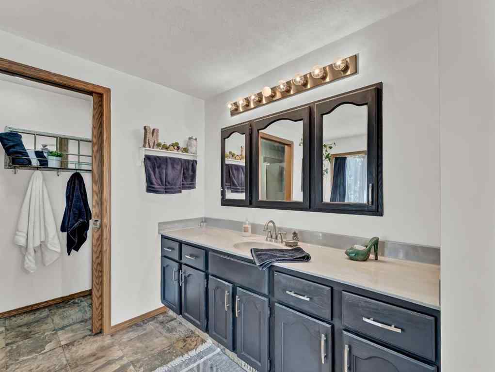 MLS® A2250633 - 18 Rideau Crescent SE in Ross Glen Medicine Hat, Residential