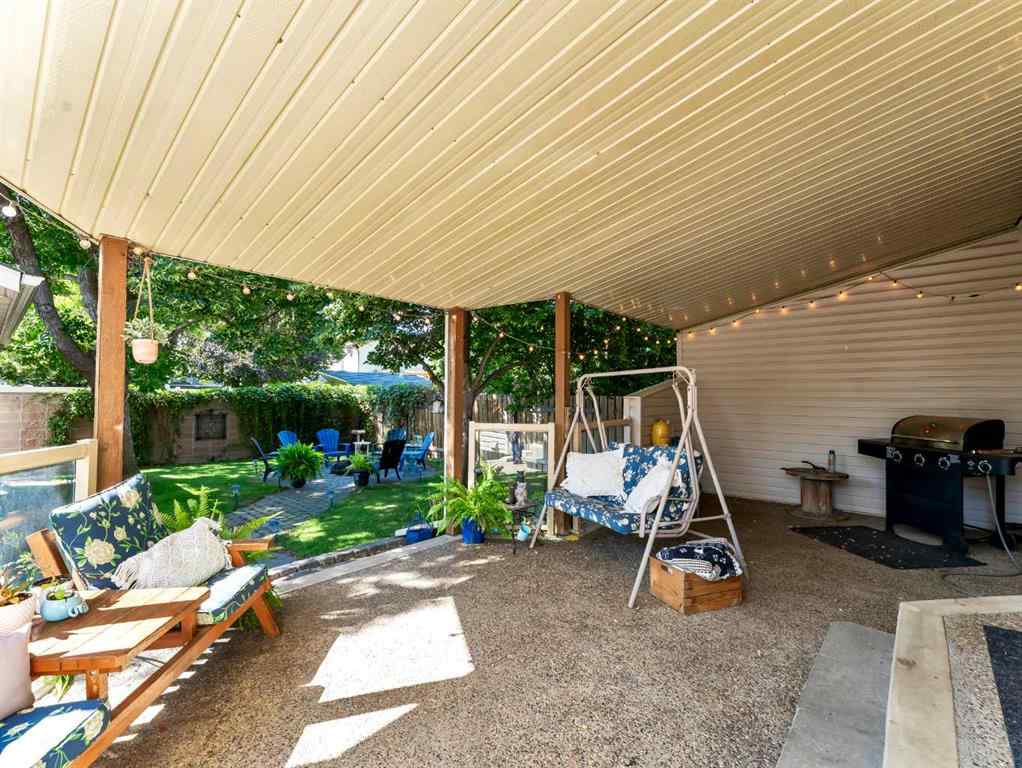MLS® A2250633 - 18 Rideau Crescent SE in Ross Glen Medicine Hat, Residential