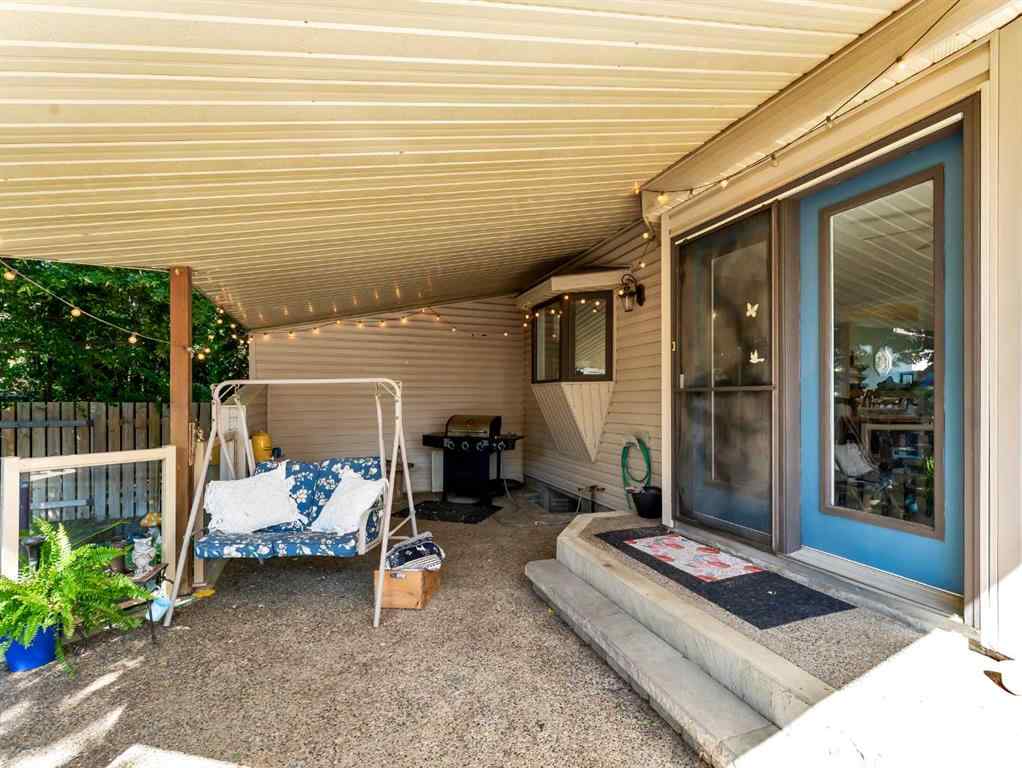 MLS® A2250633 - 18 Rideau Crescent SE in Ross Glen Medicine Hat, Residential