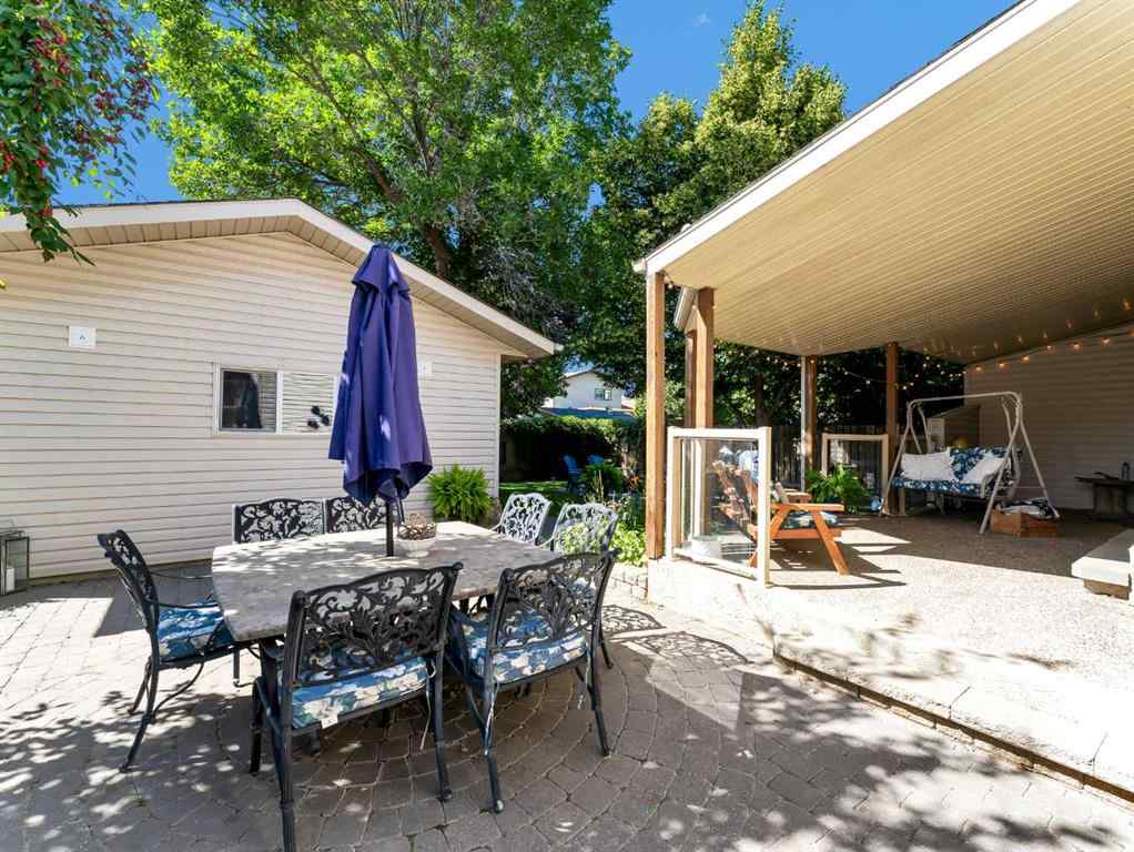 MLS® A2250633 - 18 Rideau Crescent SE in Ross Glen Medicine Hat, Residential