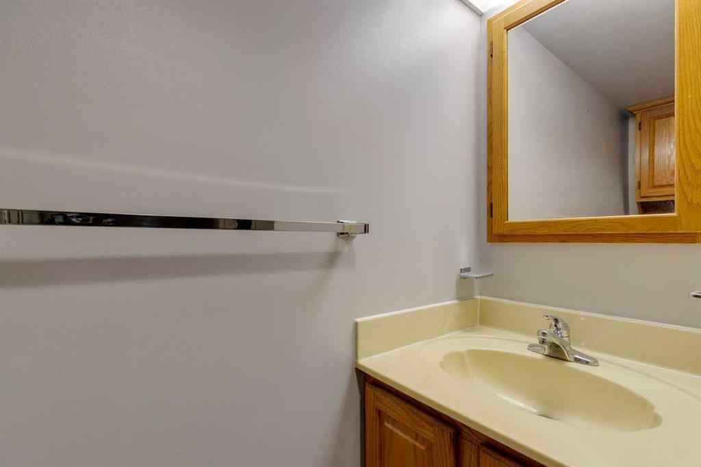 MLS® A2250636 - 419 Woodland Crescent SE in Willow Park Calgary, Residential