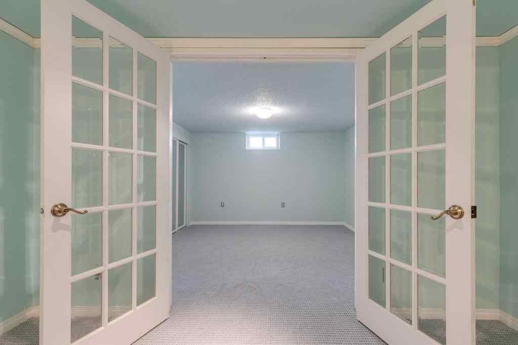 MLS® A2250636 - 419 Woodland Crescent SE in Willow Park Calgary, Residential