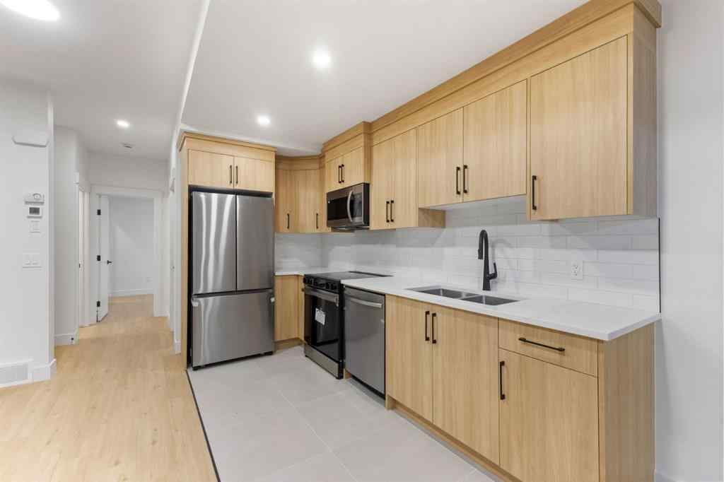 MLS® A2250640 - 3017 36 Street SW in Killarney/Glengarry Calgary, Residential