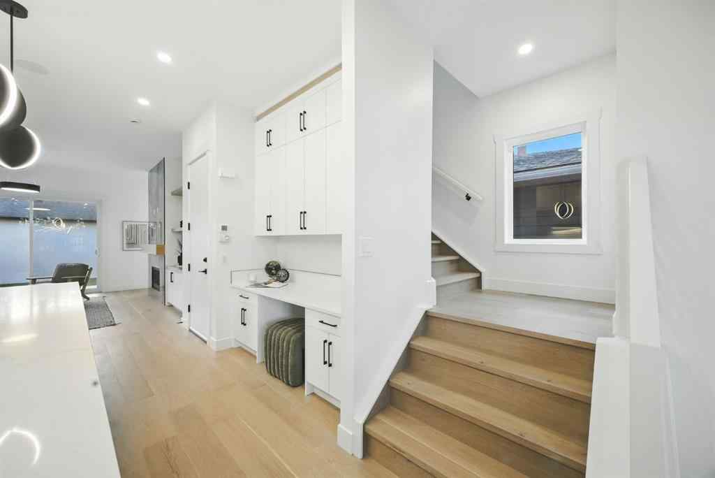 MLS® A2250640 - 3017 36 Street SW in Killarney/Glengarry Calgary, Residential