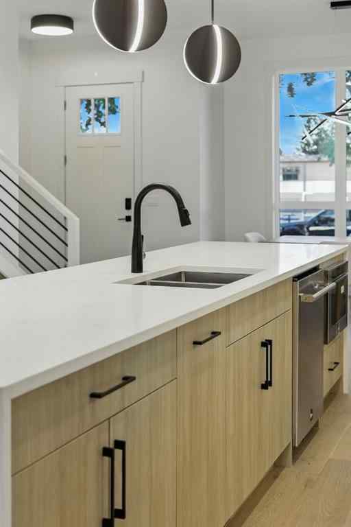 MLS® A2250640 - 3017 36 Street SW in Killarney/Glengarry Calgary, Residential