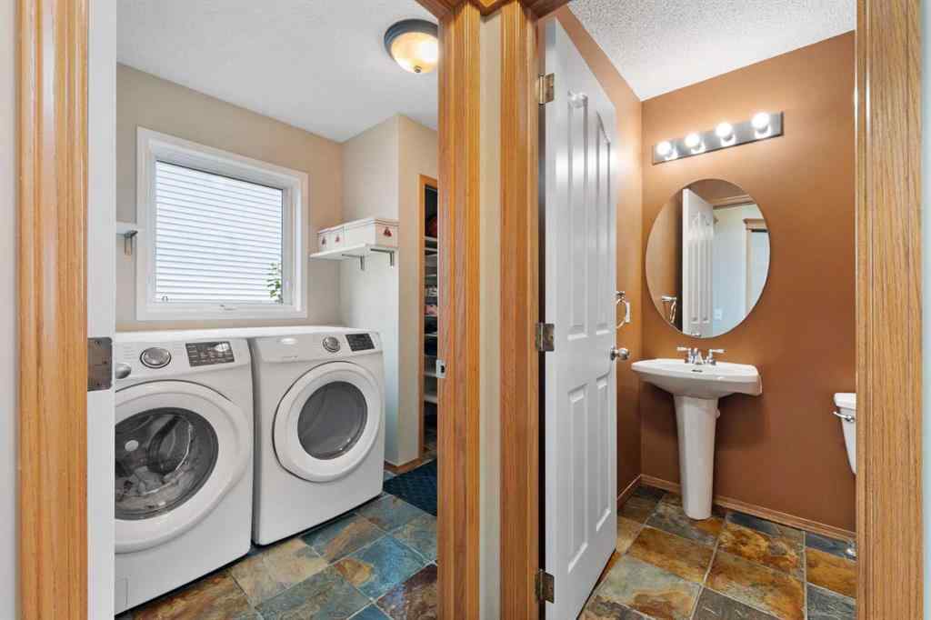 MLS® A2250641 - 9 Valley Meadow Close NW in Valley Ridge Calgary, Residential