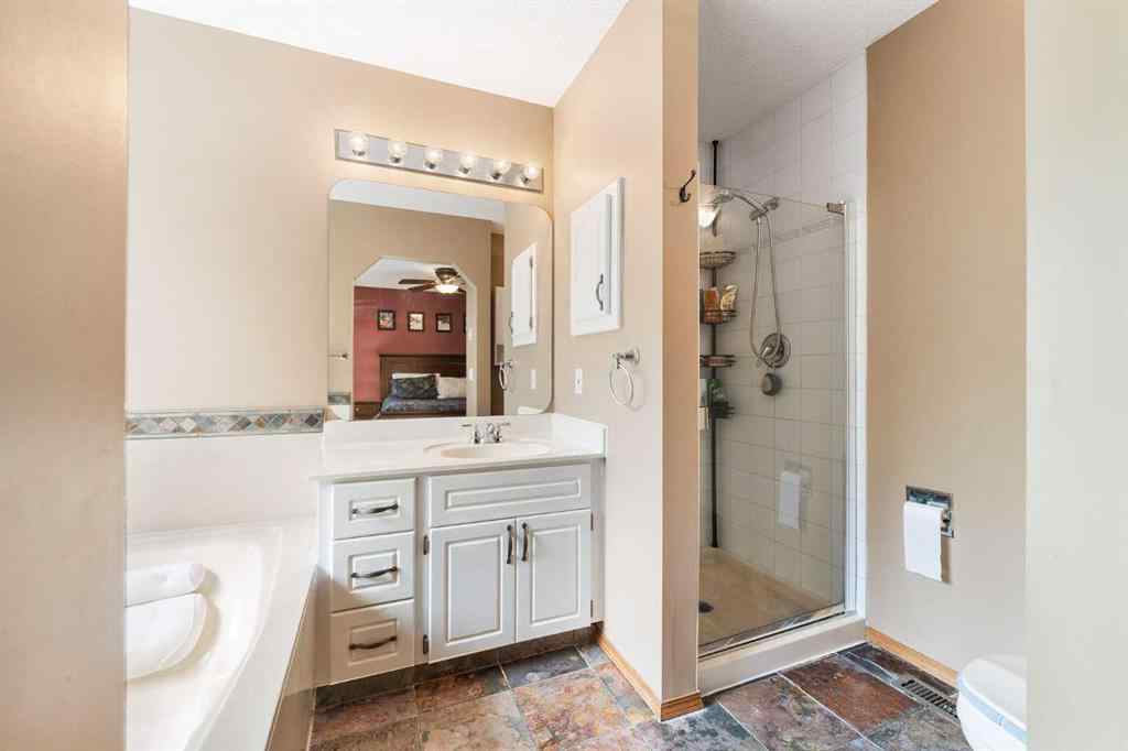 MLS® A2250641 - 9 Valley Meadow Close NW in Valley Ridge Calgary, Residential