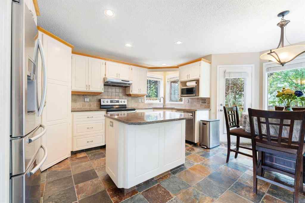 MLS® A2250641 - 9 Valley Meadow Close NW in Valley Ridge Calgary, Residential