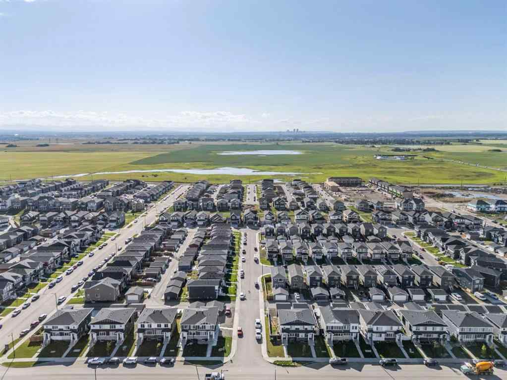 MLS® A2250648 - 204 Chelsea Manor  in Chelsea_CH Chestermere, Residential