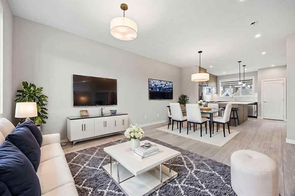 MLS® A2250648 - 204 Chelsea Manor  in Chelsea_CH Chestermere, Residential