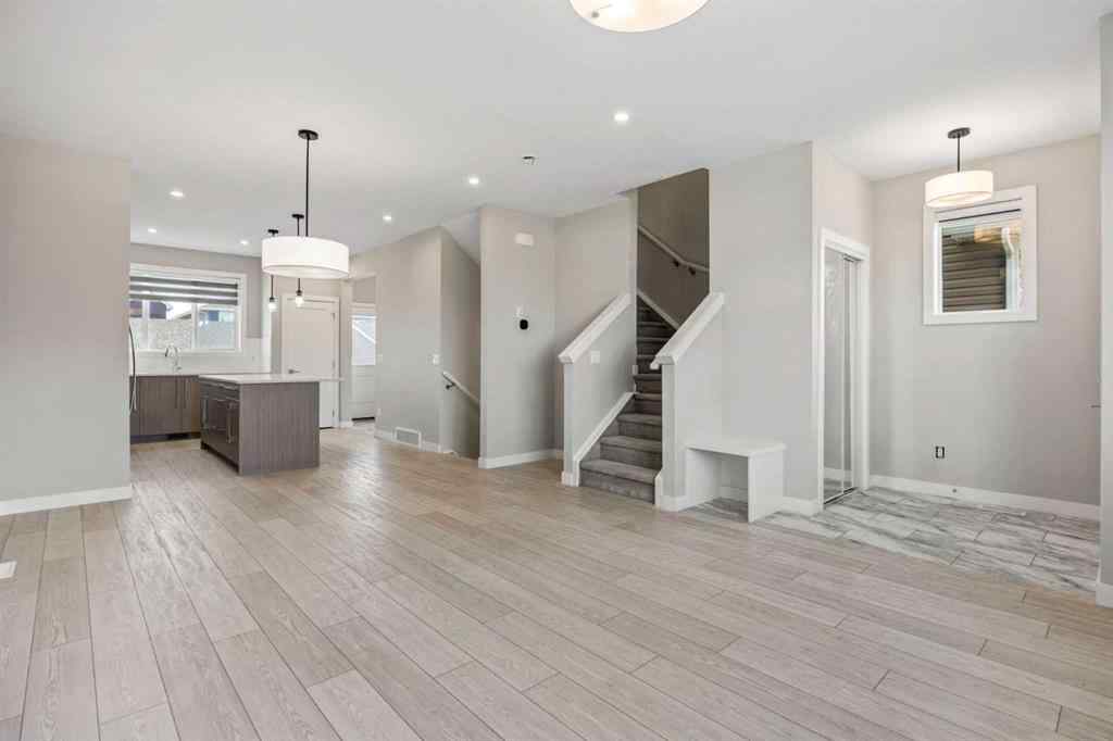 MLS® A2250648 - 204 Chelsea Manor  in Chelsea_CH Chestermere, Residential