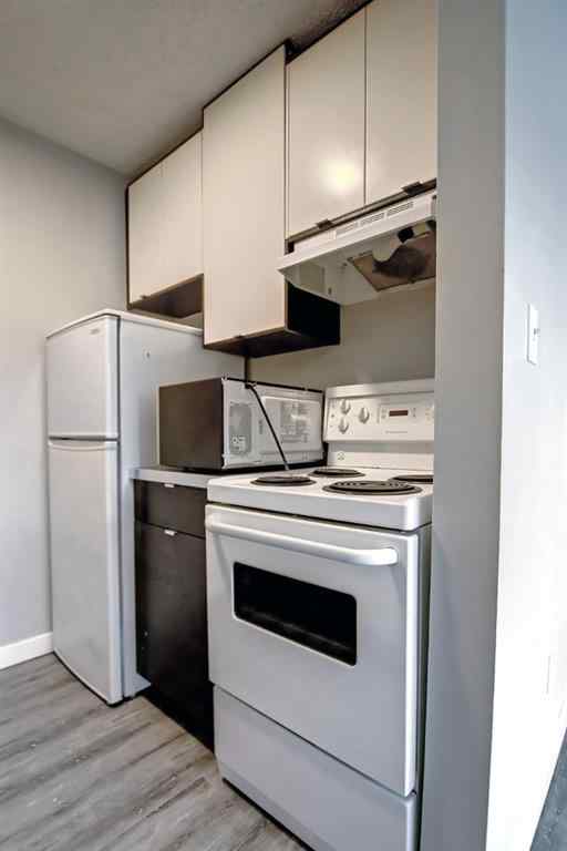 MLS® A2250655 - Unit #101 4512 75 Street NW in Bowness Calgary, Residential