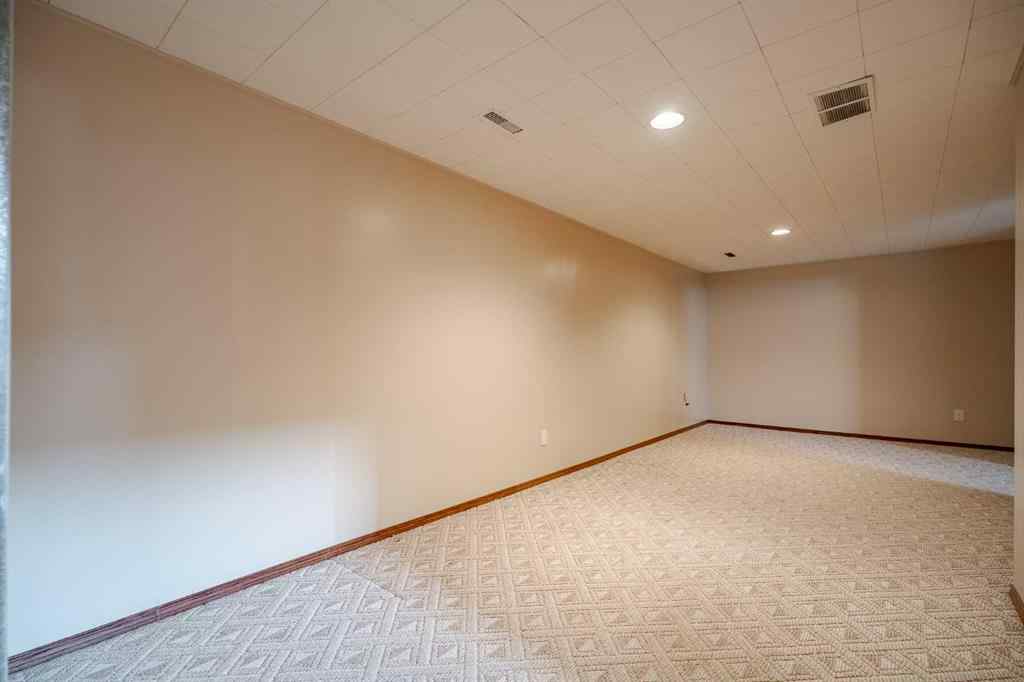 MLS® A2250664 - 631 Hunts Crescent NW in Huntington Hills Calgary, Residential
