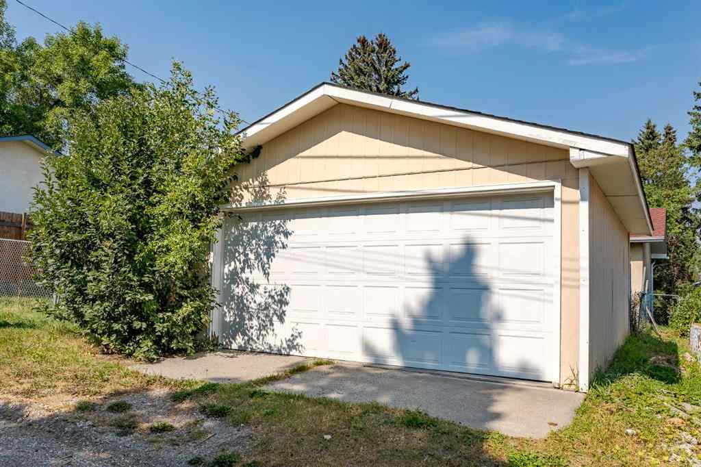 MLS® A2250664 - 631 Hunts Crescent NW in Huntington Hills Calgary, Residential