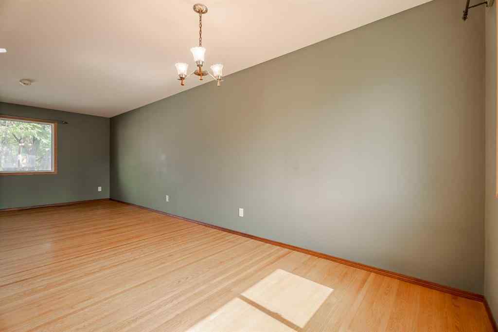 MLS® A2250664 - 631 Hunts Crescent NW in Huntington Hills Calgary, Residential