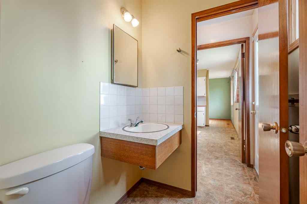 MLS® A2250664 - 631 Hunts Crescent NW in Huntington Hills Calgary, Residential