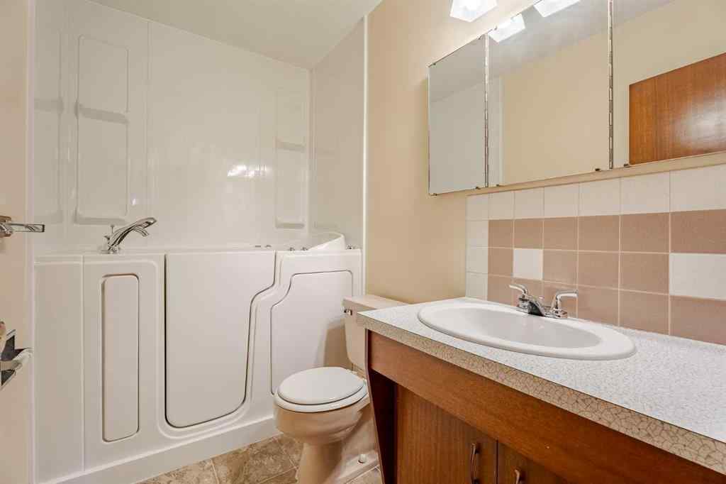 MLS® A2250664 - 631 Hunts Crescent NW in Huntington Hills Calgary, Residential