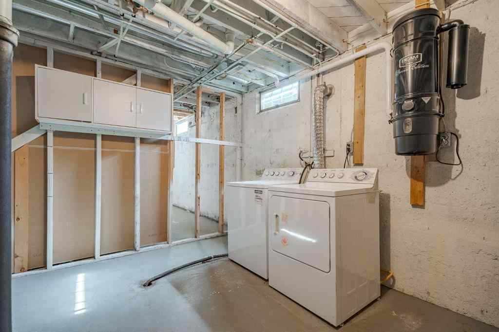 MLS® A2250664 - 631 Hunts Crescent NW in Huntington Hills Calgary, Residential