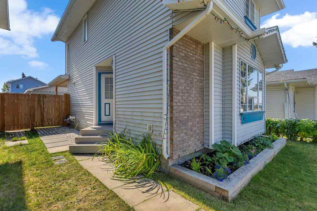 MLS® A2250665 - 43 MARTINWOOD Road NE in Martindale Calgary, Residential