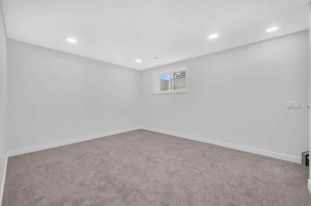 MLS® A2250668 - 1182 Chinook Winds Circle SW in Chinook Gate Airdrie, Residential