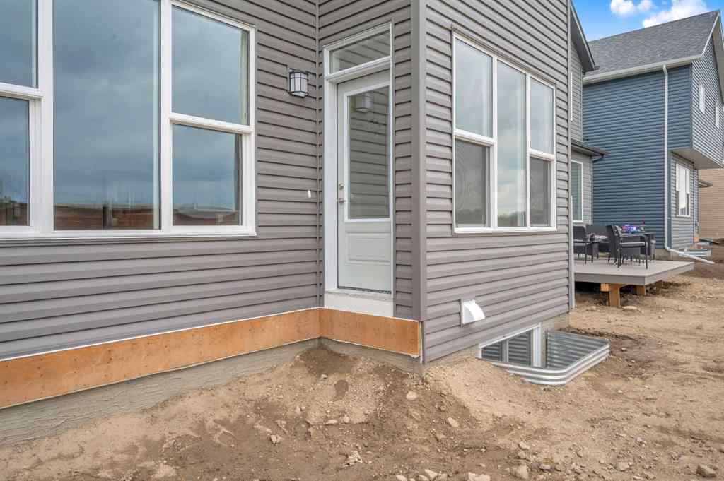 MLS® A2250668 - 1182 Chinook Winds Circle SW in Chinook Gate Airdrie, Residential