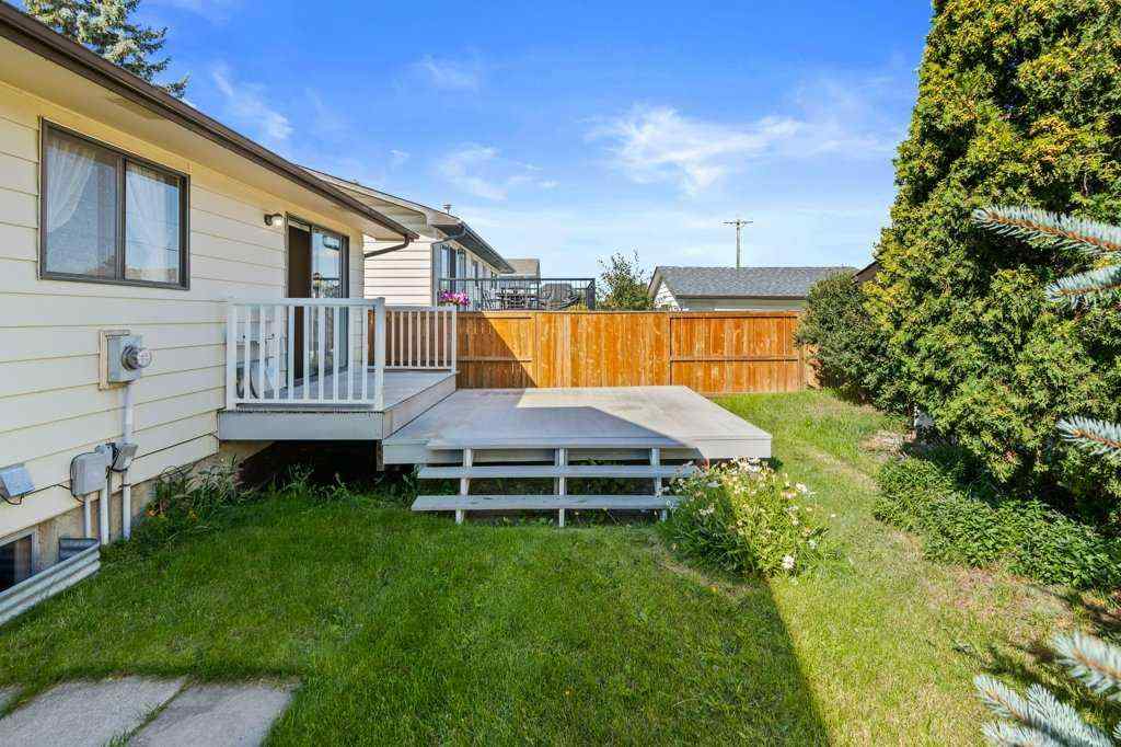 MLS® A2250670 - 4724 Rundlehorn Drive NE in Rundle Calgary, Residential