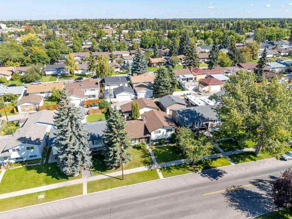 MLS® A2250670 - 4724 Rundlehorn Drive NE in Rundle Calgary, Residential