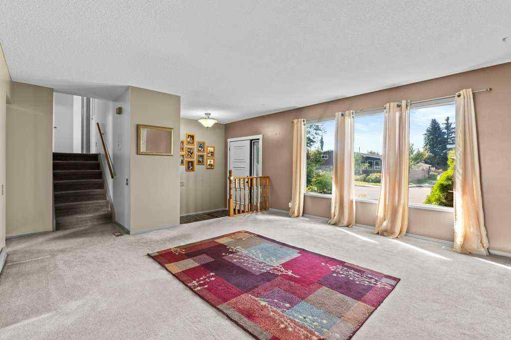 MLS® A2250670 - 4724 Rundlehorn Drive NE in Rundle Calgary, Residential