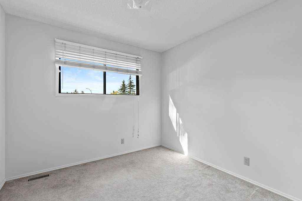 MLS® A2250670 - 4724 Rundlehorn Drive NE in Rundle Calgary, Residential