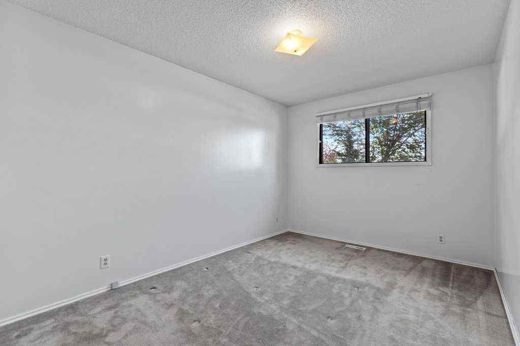 MLS® A2250670 - 4724 Rundlehorn Drive NE in Rundle Calgary, Residential