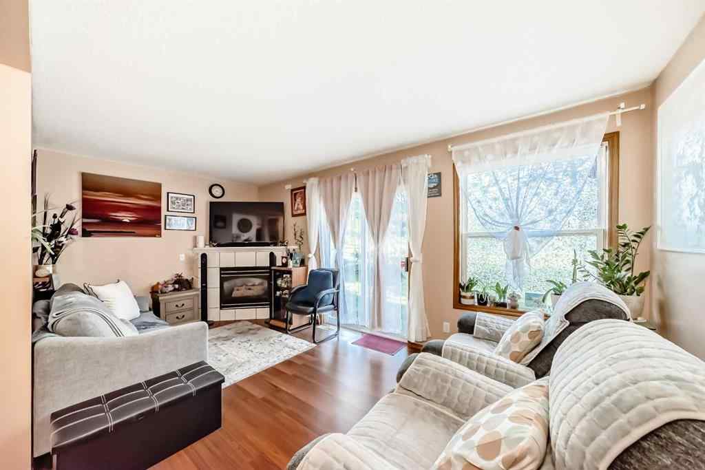 MLS® A2250681 - 36 Somervale Park SW in Somerset Calgary, Residential