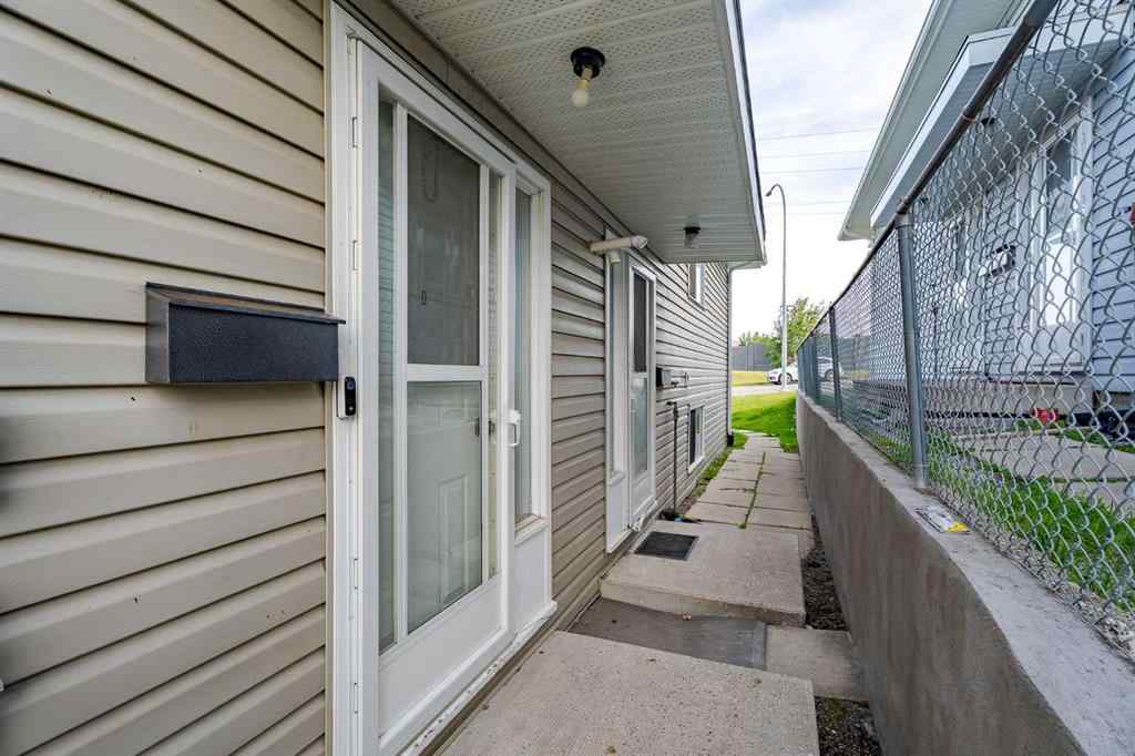 MLS® A2250685 - 424 Sabrina Road SW in Southwood Calgary, Multi-Family
