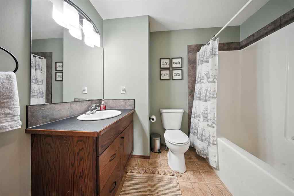 MLS® A2250688 - 28 Irving Crescent  in Inglewood West Red Deer, Residential