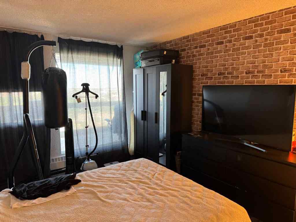MLS® A2250698 - Unit #2412 221 6 Avenue SE in Downtown Commercial Core Calgary, Residential