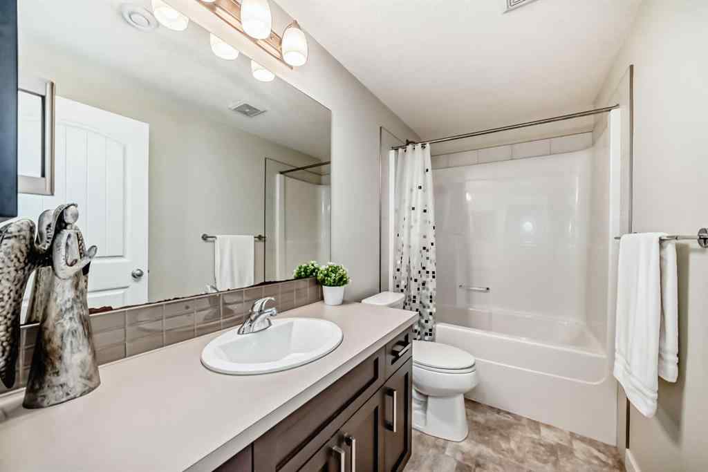 MLS® A2250699 - 193 Rainbow Falls Heath  in Rainbow Falls Chestermere, Residential
