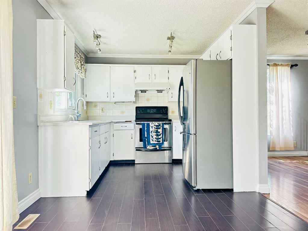 MLS® A2250703 - 28 Berwick Rise NW in Beddington Heights Calgary, Residential